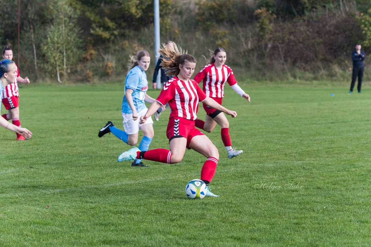 Bild 321 - wBJ TuS Tensfeld - SV Fortuna St. Juergen